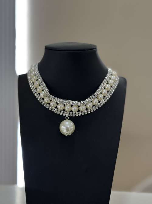 Shiny pearls