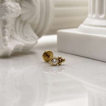 Three dot zircon